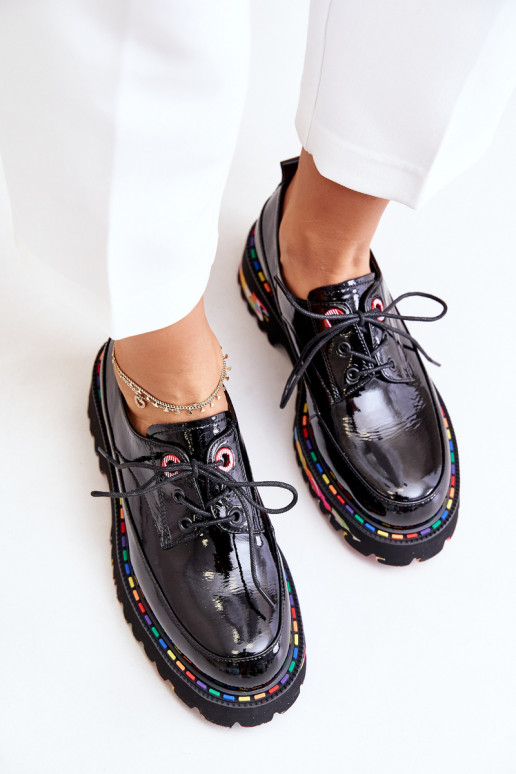 con efecto barniz zapatos Femenino con cordones Artiker 55C0497 de color negro