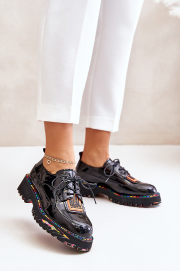 con efecto barniz zapatos Femenino con cordones Artiker 55C0499 de color negro 2