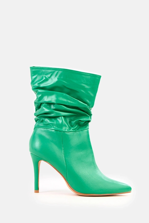 Botines verdes de tacón alto con caña... Botines verdes de tacón alto con caña...