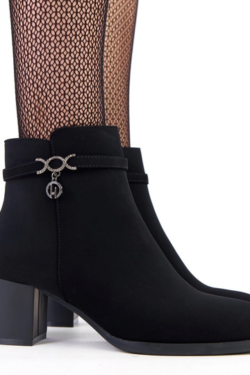 Botines negros con tira decorativa de eco piel Vernona 2
