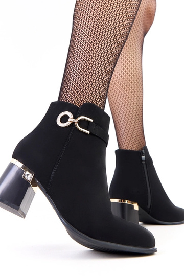 Botines negros elegantes con adornos de eco piel mate Kaletto 2