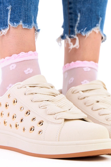 Zapatillas deportivas color arena con plataforma y tachuelas Adelis
