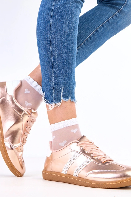 Zapatillas deportivas color champán...