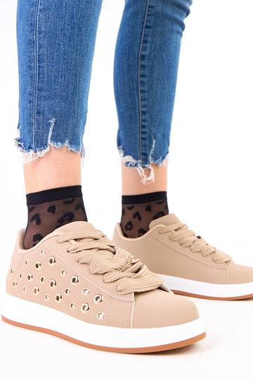 Zapatillas deportivas marrones sobre plataforma con tachuelas Adelis 2