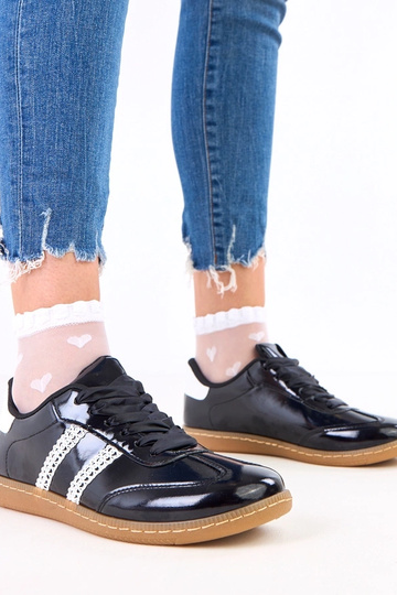 Zapatillas deportivas negras para mujer con cordones de satén Madres 2
