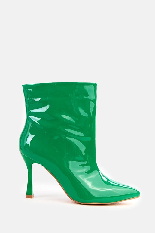 Botines de charol verdes con tacón...