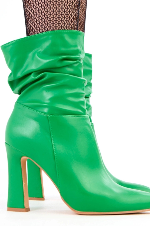 Botines verdes con tacones gruesos y...