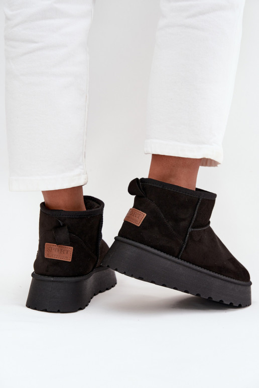 Botas de nieve Femenino con una plataforma de color negro Celyra Botas de nieve Femenino con una plataforma de color negro Celyra