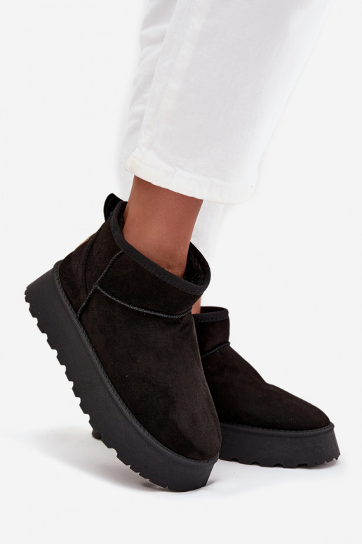 Botas de nieve Femenino con una plataforma de color negro Celyra Botas de nieve Femenino con una plataforma de color negro Celyra