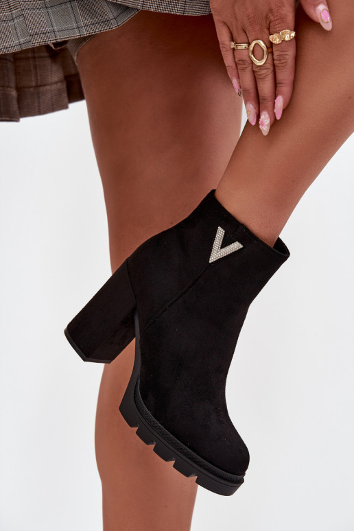 Botas de mujer calentamiento con tacones Con decoraciones Detalem de color negro Briella Botas de mujer calentamiento con tacones Con decoraciones Detalem de color negro Briella