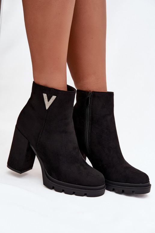 Botas de mujer calentamiento con tacones Con decoraciones Detalem de color negro Briella Botas de mujer calentamiento con tacones Con decoraciones Detalem de color negro Briella