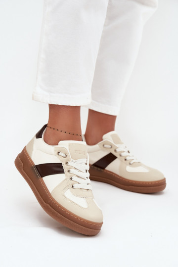Zapatillas modelo zapatos. Femenino con una plataforma beige Galivina