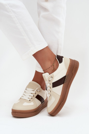 Zapatillas modelo zapatos. Femenino con una plataforma beige Galivina 2
