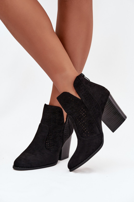 con elementos calados Botas de mujer S.Barski HY51-060 de color negro con elementos calados Botas de mujer S.Barski HY51-060 de color negro