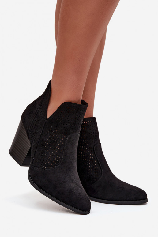 con elementos calados Botas de mujer S.Barski HY51-060 de color negro con elementos calados Botas de mujer S.Barski HY51-060 de color negro