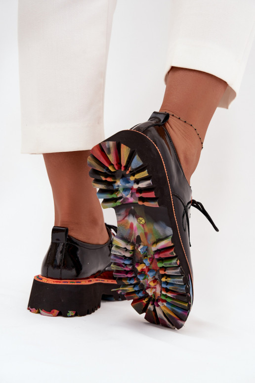 Piel zapatos Femenino con efecto barniz Artiker 57C0176 de color negro