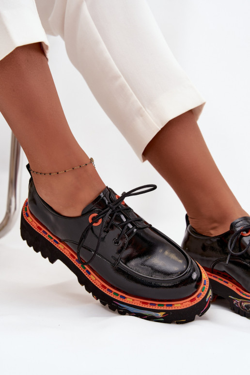 Piel zapatos Femenino con efecto barniz Artiker 57C0176 de color negro