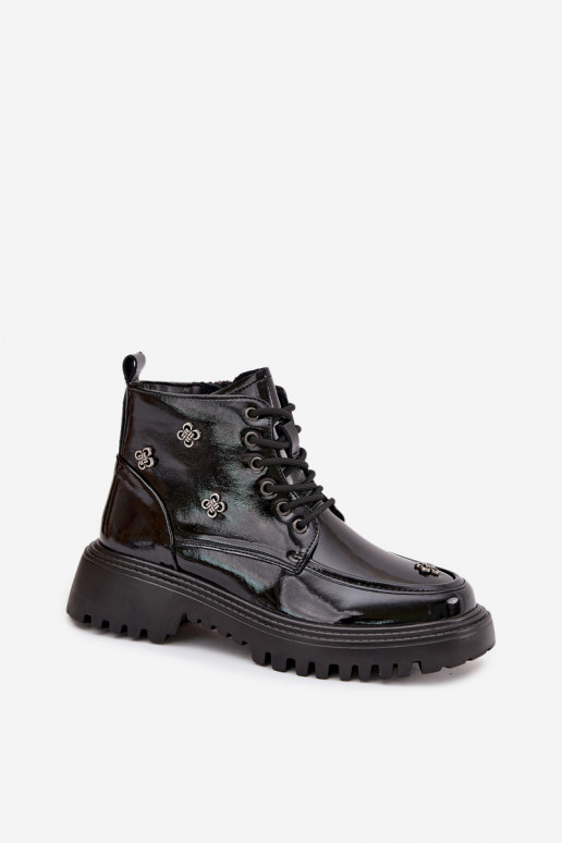 Piel calentamiento Botas de mujer con hermosos detalles con efecto barniz Artiker 57C0345 de color negro