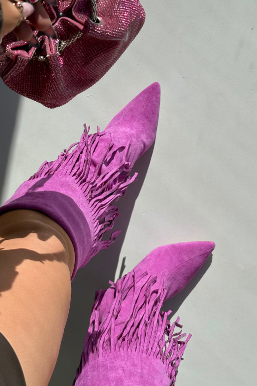 Botas largas para mujer con tacones delgados y borlas color violeta Isalune Botas largas para mujer con tacones delgados y borlas color violeta Isalune