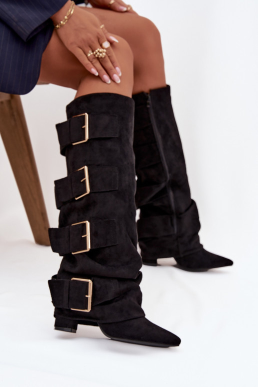 Botas altas de mujer con tacones, punta cosida y hebillas doradas de eco ante color negro Is Botas altas de mujer con tacones, punta cosida y hebillas doradas de eco ante color negro Is