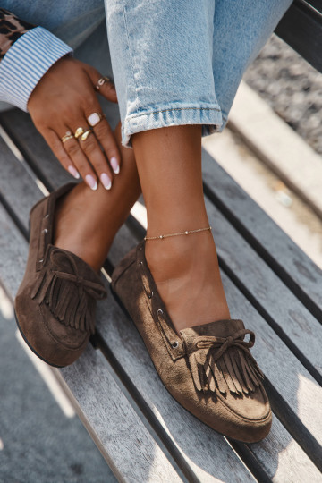 Mocasines para mujer con flecos y lazo color caqui "Olivianne"
