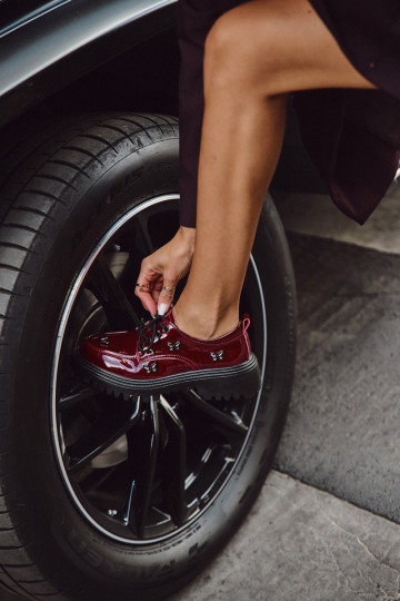 con efecto barniz Piel zapatos FemeninoPrzypinkami Artiker 57C0336 borgoña