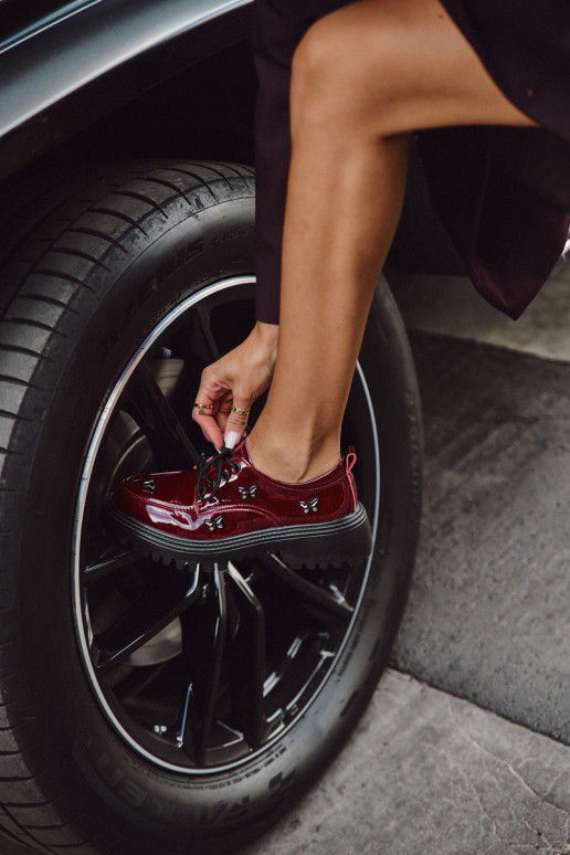 con efecto barniz Piel zapatos FemeninoPrzypinkami Artiker 57C0336 borgoña