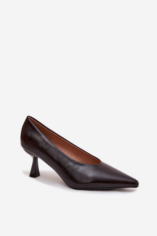 Zapatos lacados de tacón delgado color chocolate Gavrielle