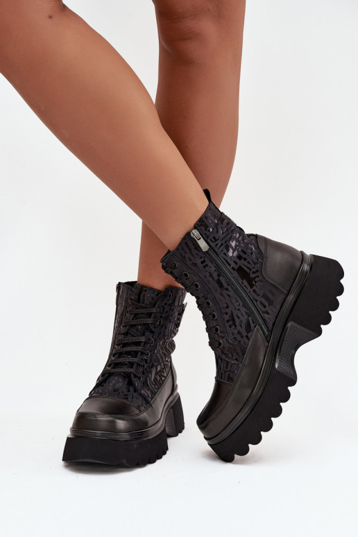 Piel Botas de mujer con una plataforma con escritos I Ozdobnym Detalem Artiker 57C2273 de color negro