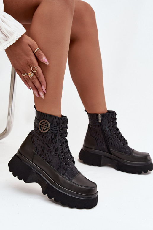 Piel Botas de mujer con una plataforma con escritos I Ozdobnym Detalem Artiker 57C2273 de color negro
