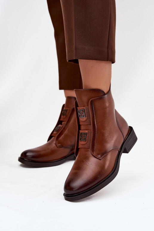 Botas de mujer calentamiento En un tacón bajo con hermosos detalles color marrón Tavressa Botas de mujer calentamiento En un tacón bajo con hermosos detalles color marrón Tavressa