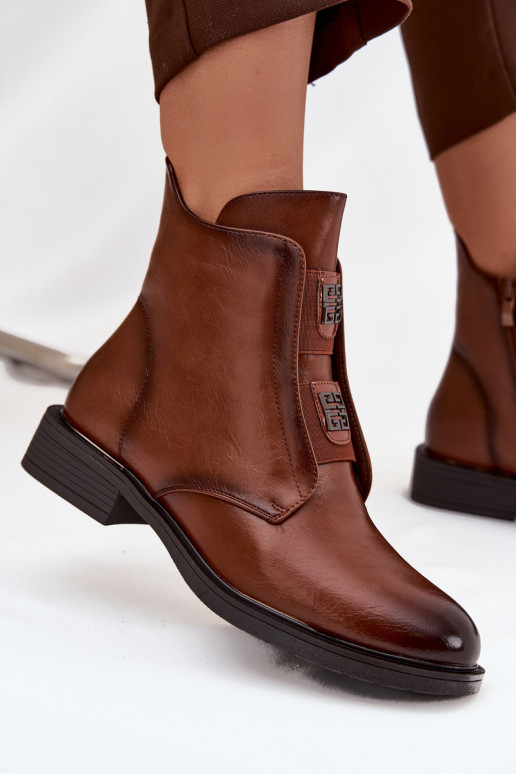 Botas de mujer calentamiento En un tacón bajo con hermosos detalles color marrón Tavressa Botas de mujer calentamiento En un tacón bajo con hermosos detalles color marrón Tavressa