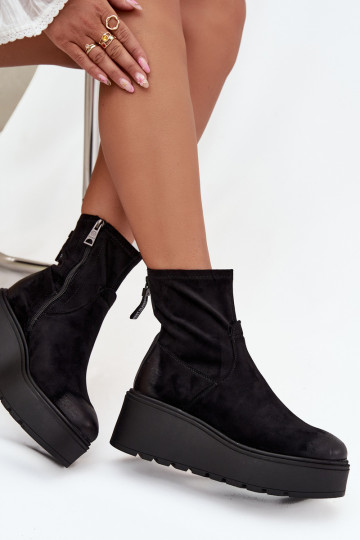 Botas de mujer con una plataforma calentamiento Vinceza 58596 de color negro