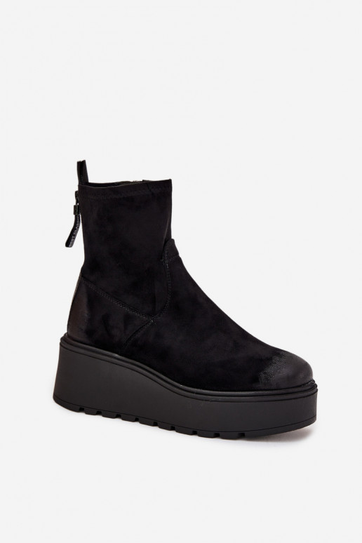 Botas de mujer con una plataforma calentamiento Vinceza 58596 de color negro