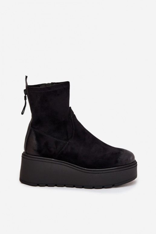 Botas de mujer con una plataforma calentamiento Vinceza 58596 de color negro