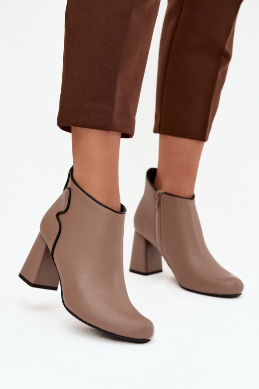 Piel Botas calentamiento con tacones beige Ivessara