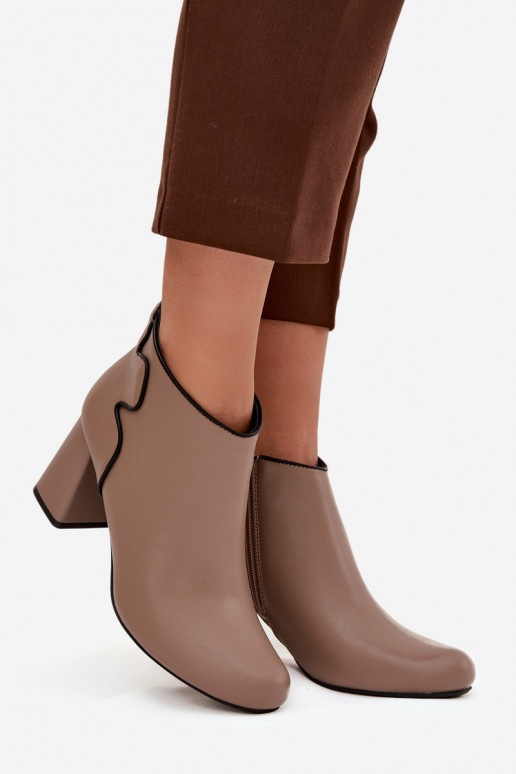 Piel Botas calentamiento con tacones beige Ivessara