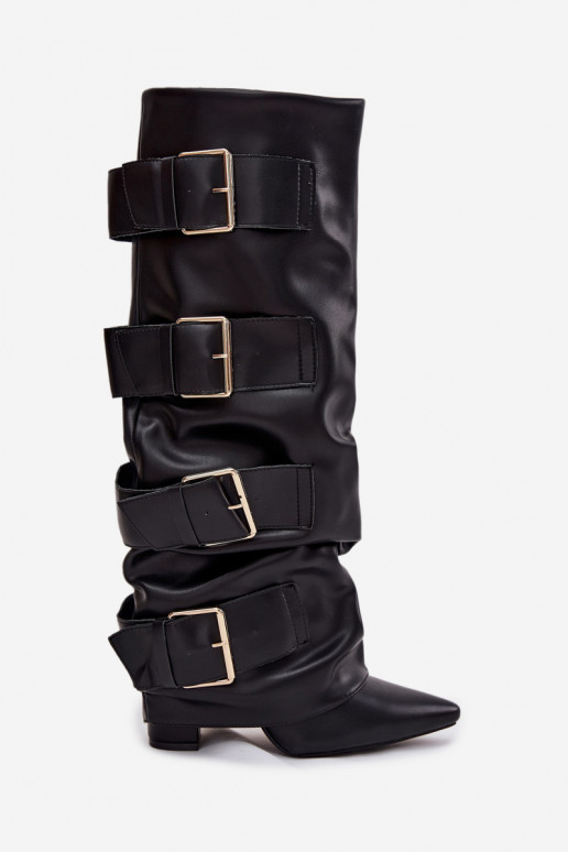 Botas altas de mujer con tacones, punta cosida y hebillas doradas color negro Isavelle Botas altas de mujer con tacones, punta cosida y hebillas doradas color negro Isavelle