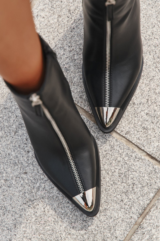 Botines para mujer con cierres decorativos color negro "Niviane" Botines para mujer con cierres decorativos color negro "Niviane"