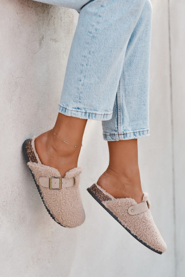 Zapatillas de mujer con pelo "Typu Baranek" color arena "Lorivine"