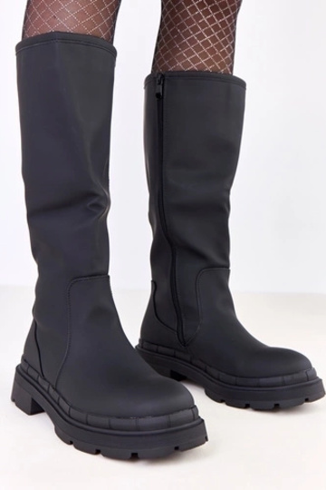 Botas largas de piel... 2