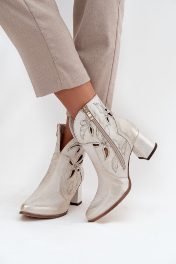 Piel con elementos calados Botas de mujer Zazoo 3647 color dorado Przecierany 2