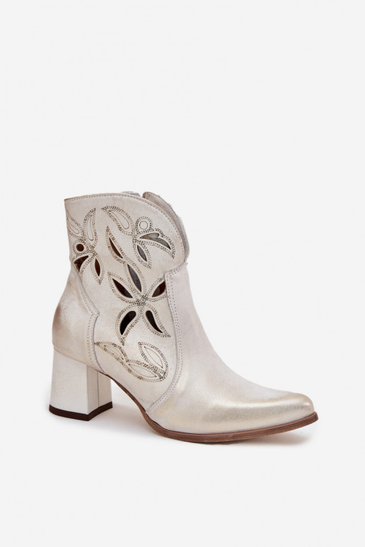 Piel con elementos calados Botas de mujer Zazoo 3647 color dorado Przecierany