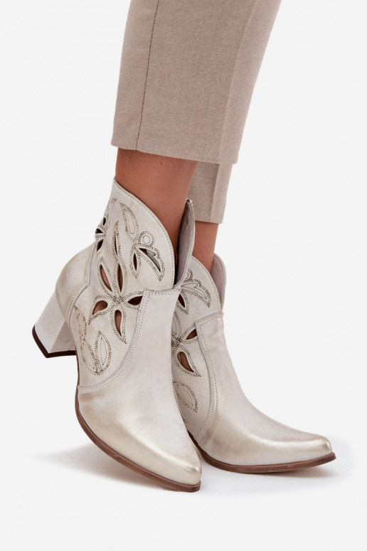 Piel con elementos calados Botas de mujer Zazoo 3647 color dorado Przecierany