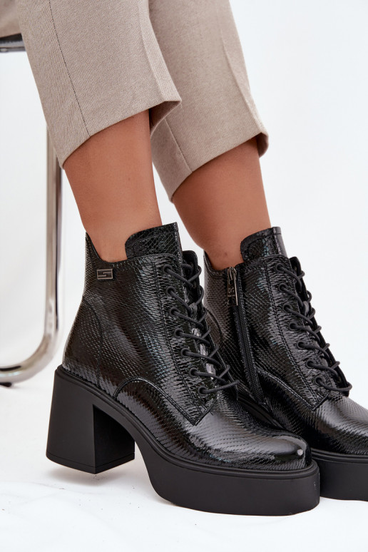 con efecto barniz Piel Botas de mujer con una plataforma I Registro Vinceza 66817 de color negro con efecto barniz Piel Botas de mujer con una plataforma I Registro Vinceza 66817 de color negro