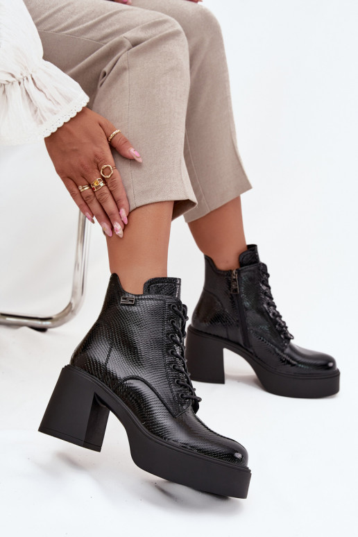 con efecto barniz Piel Botas de mujer con una plataforma I Registro Vinceza 66817 de color negro con efecto barniz Piel Botas de mujer con una plataforma I Registro Vinceza 66817 de color negro