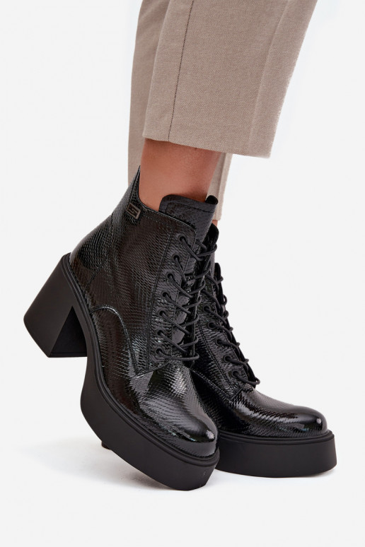 con efecto barniz Piel Botas de mujer con una plataforma I Registro Vinceza 66817 de color negro con efecto barniz Piel Botas de mujer con una plataforma I Registro Vinceza 66817 de color negro