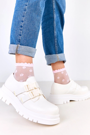 Białe damskie półbuty na...