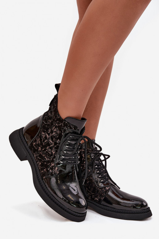 con efecto barniz Botas de mujer calentamiento D&A CR52-613 de color negro