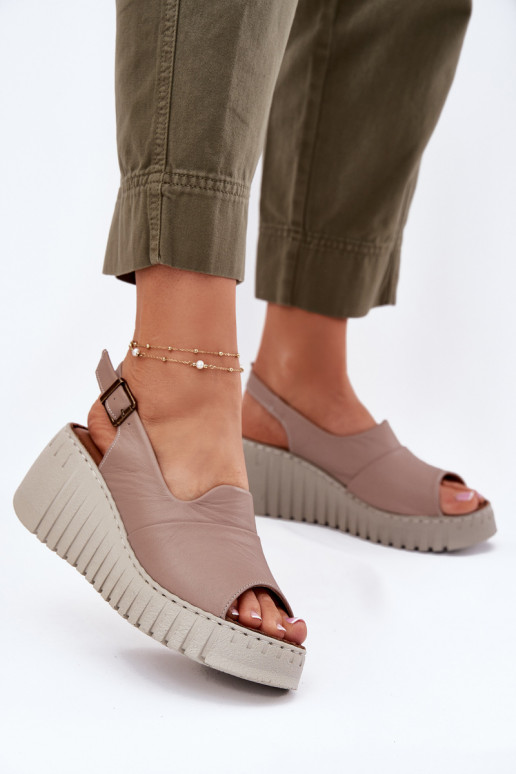 Sandalias de mujerActivadoturalnej Skóry en una cuña Artiker 54C0788 beige